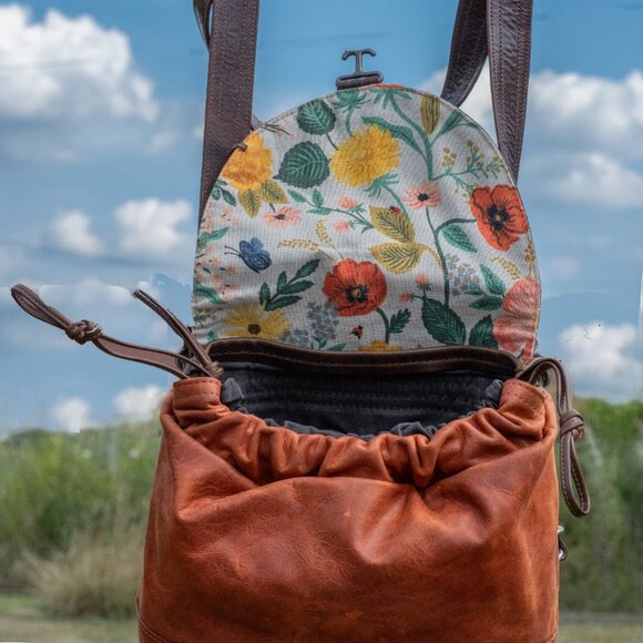 Rough & Tumble 1904 Small 3 Way Carry Bag - Picture 11 of 14